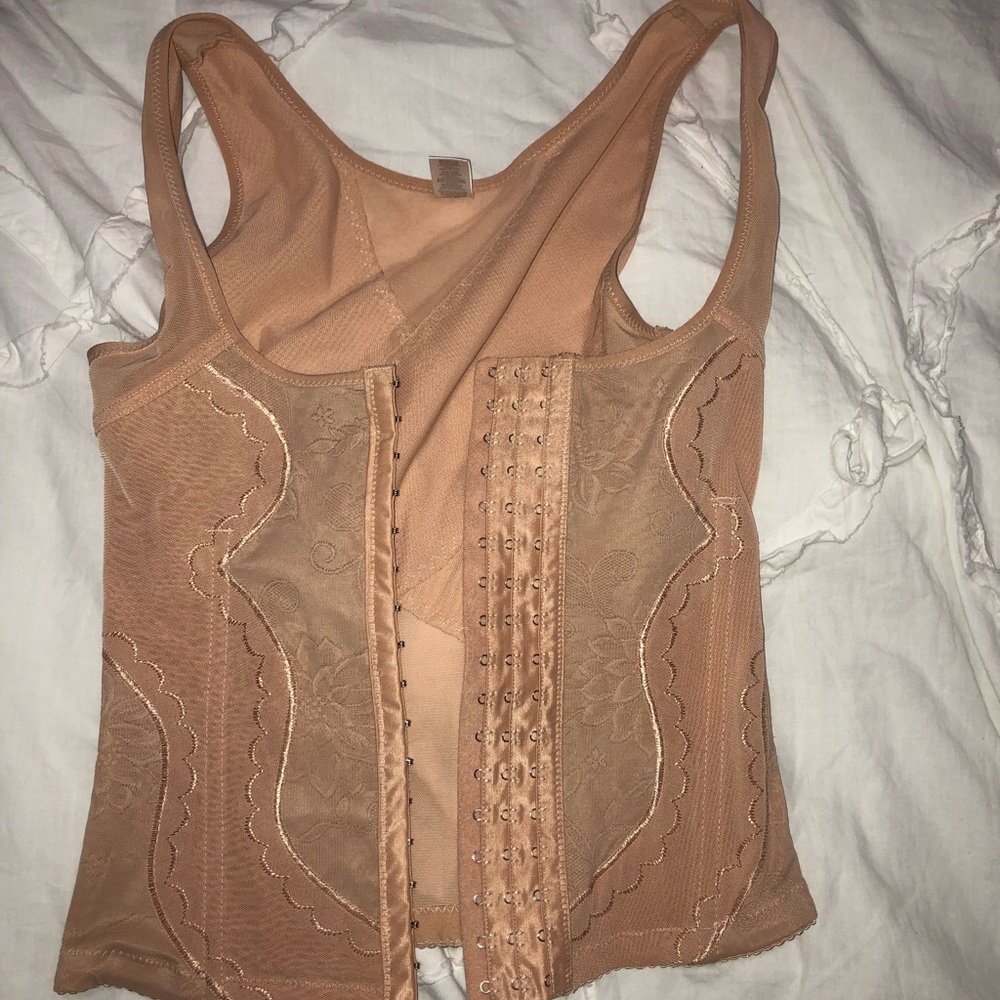 Tan girdle